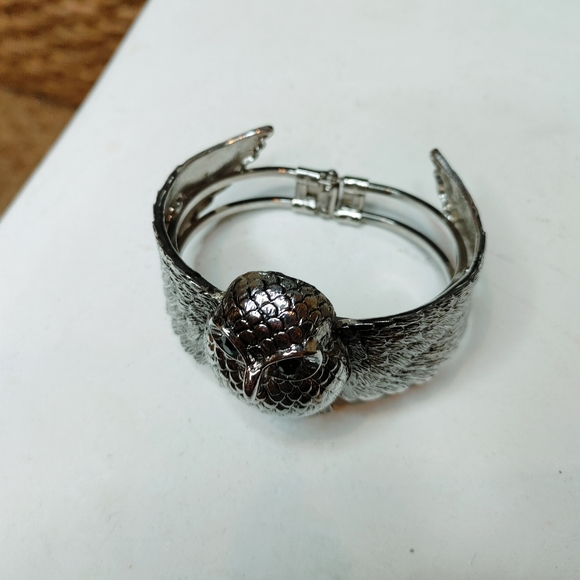 PROTECTION & WISDOM OWL HINGED BANGLE BRACELET - Picture 4 of 7